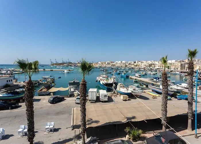 The Shipwright's Couette-café Marsaxlokk