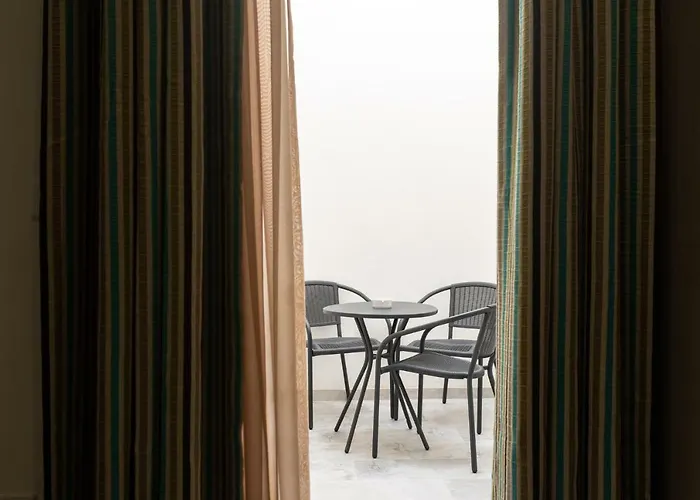 The Shipwright's Couette-café