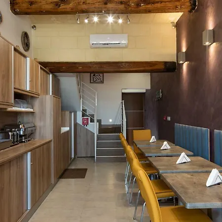 The Shipwright's Couette-café Marsaxlokk