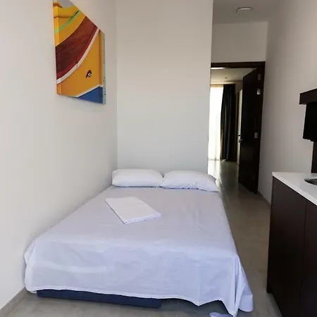 ベッド・アンド・ブレックファスト The Shipwright's 4*